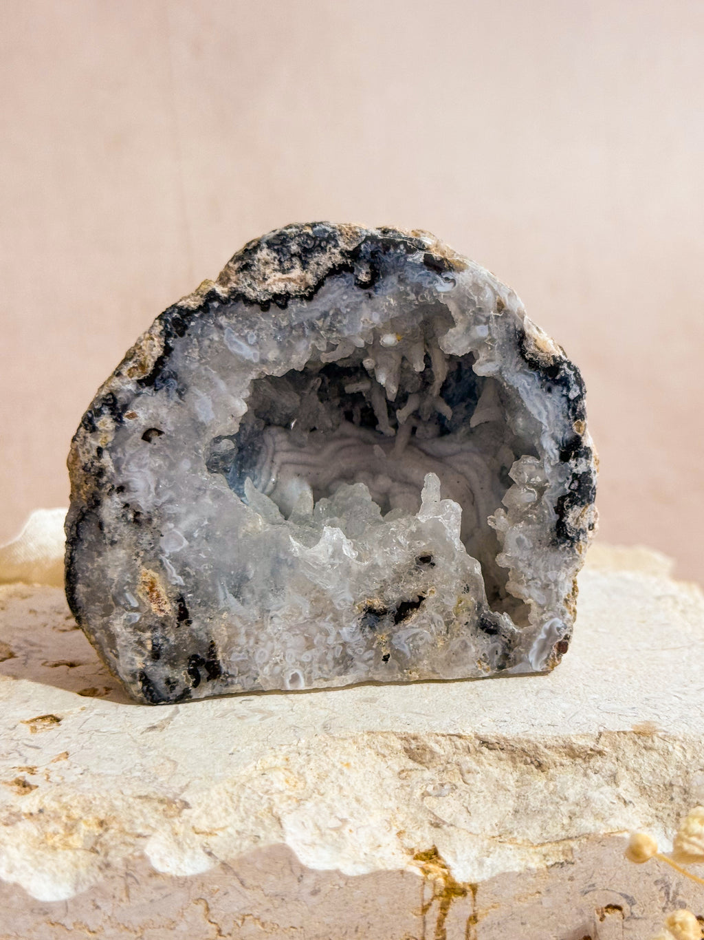 Chalcedony & Agate Cave | Trancas Geode B | Mexico
