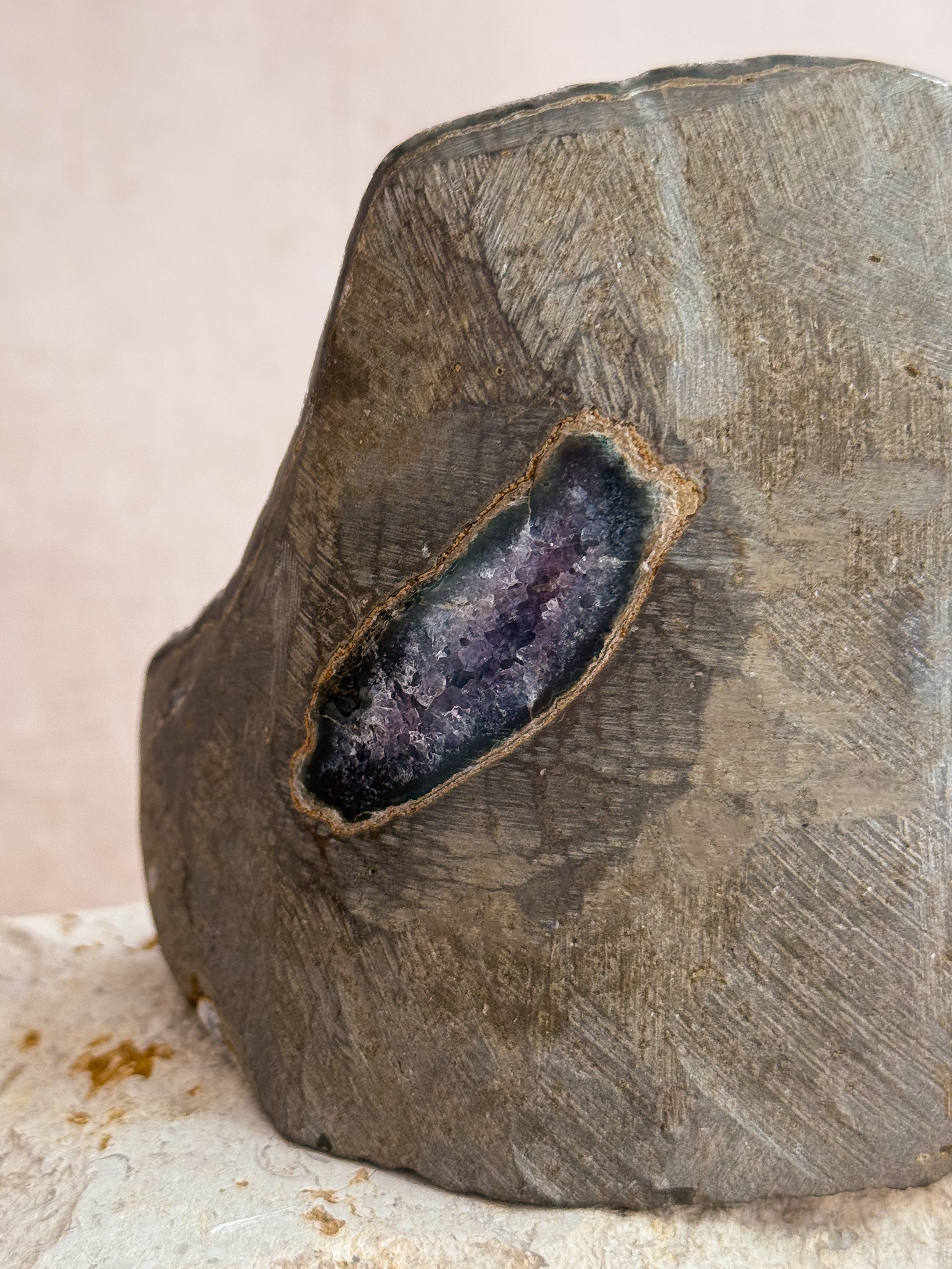 Black Amethyst Cut Base | Uruguay