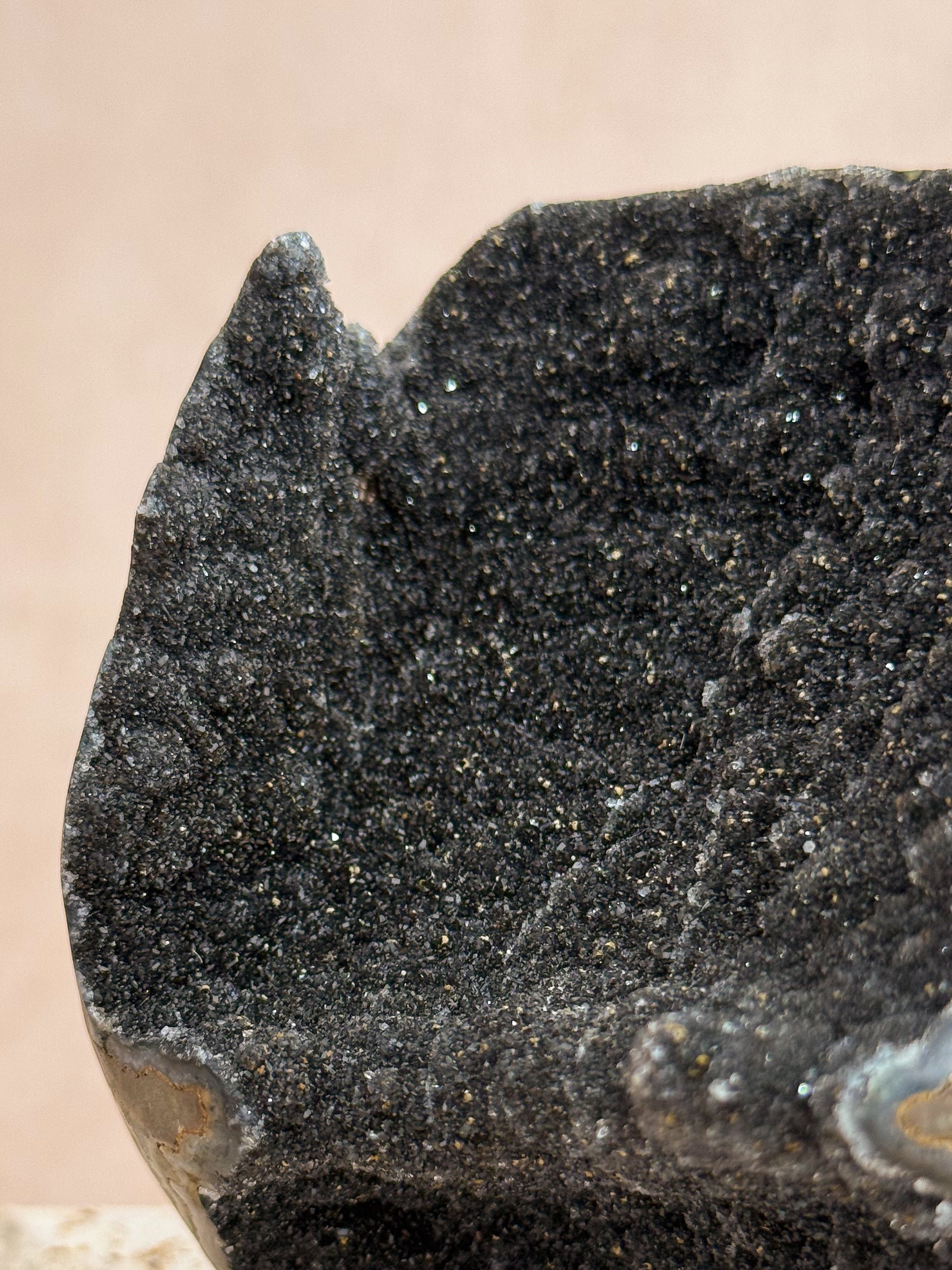 Black Amethyst Cut Base | Uruguay