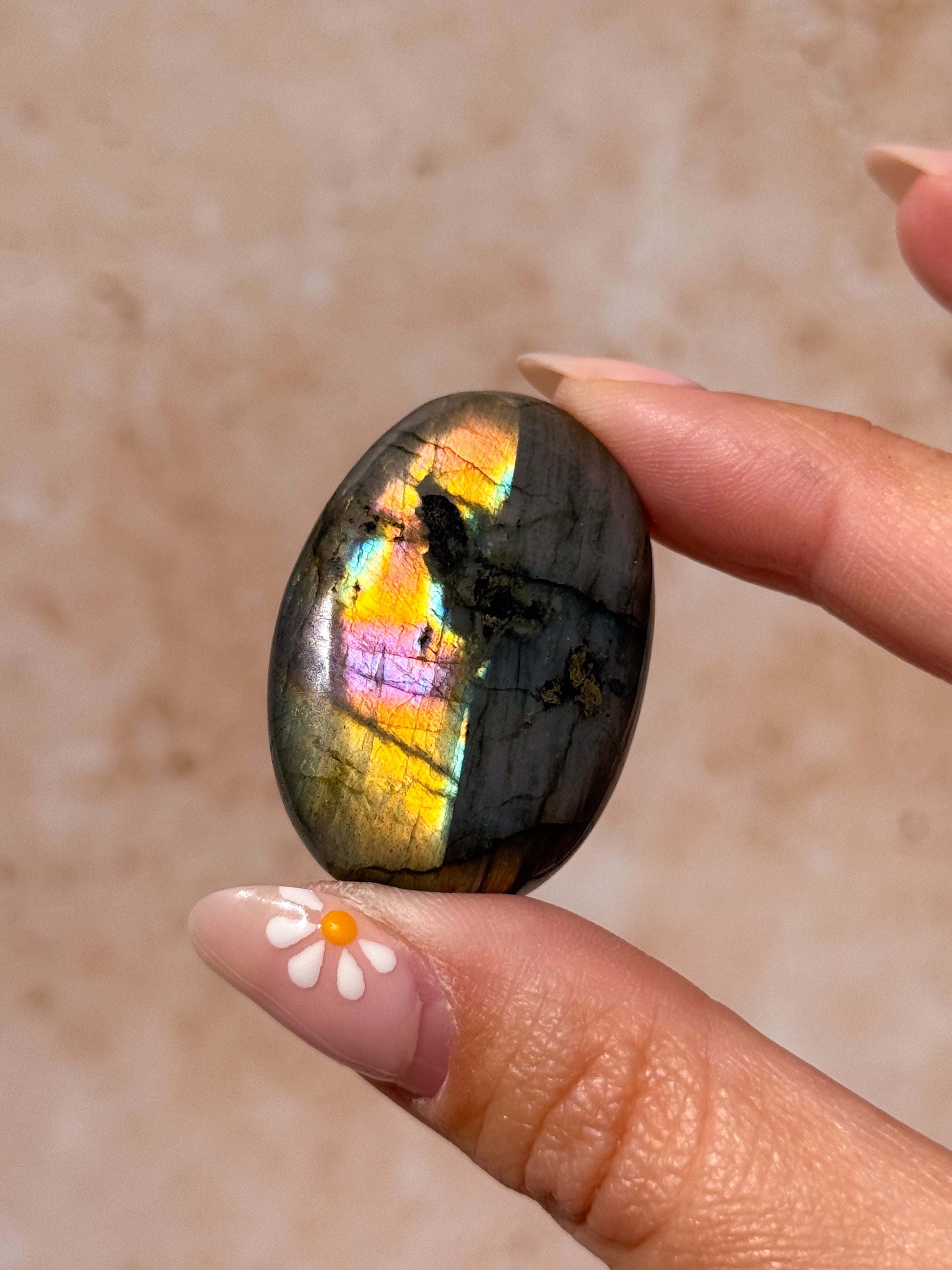 Labradorite Pebble C | Madagascar