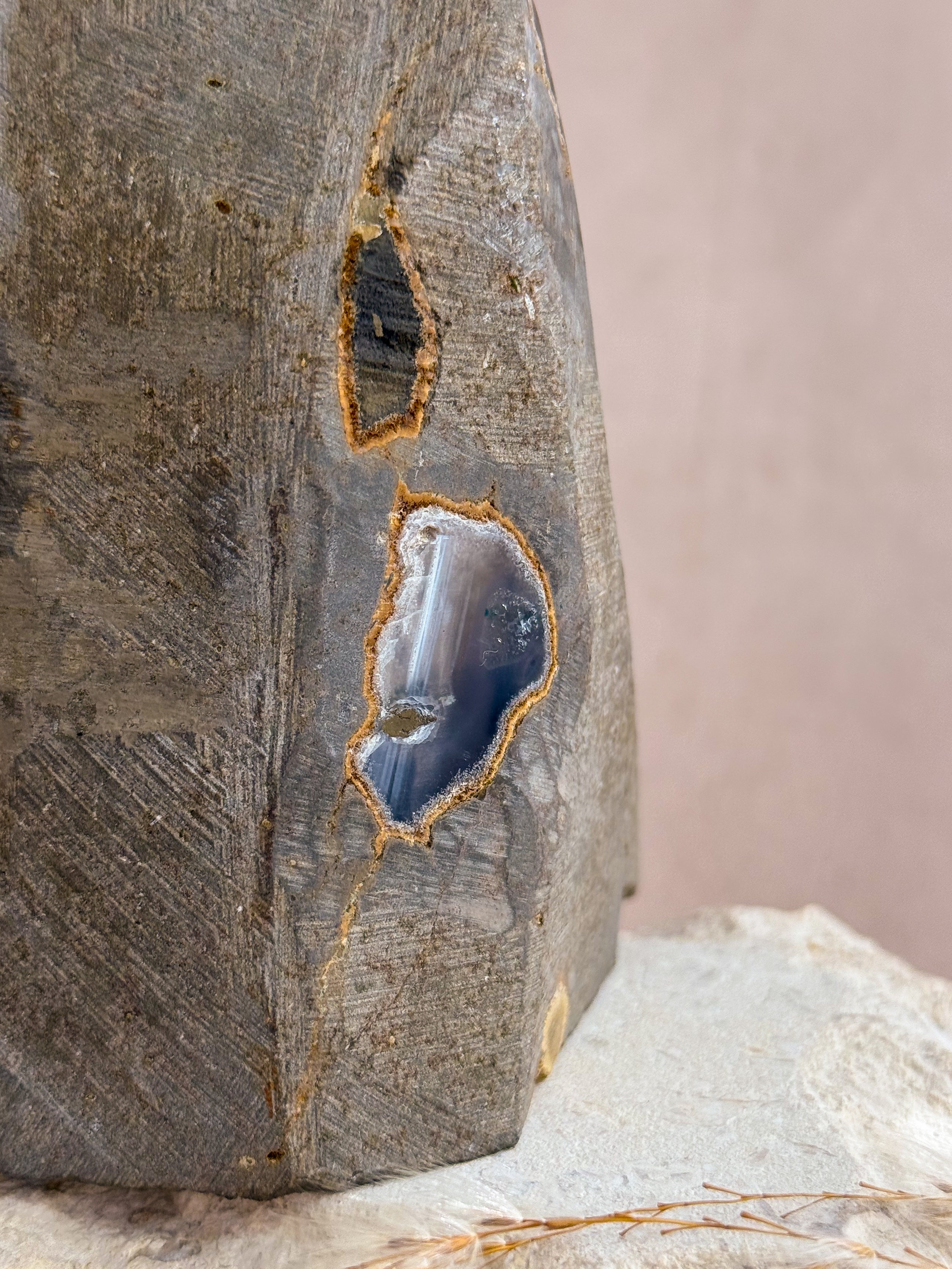 Black Amethyst Cut Base | Uruguay