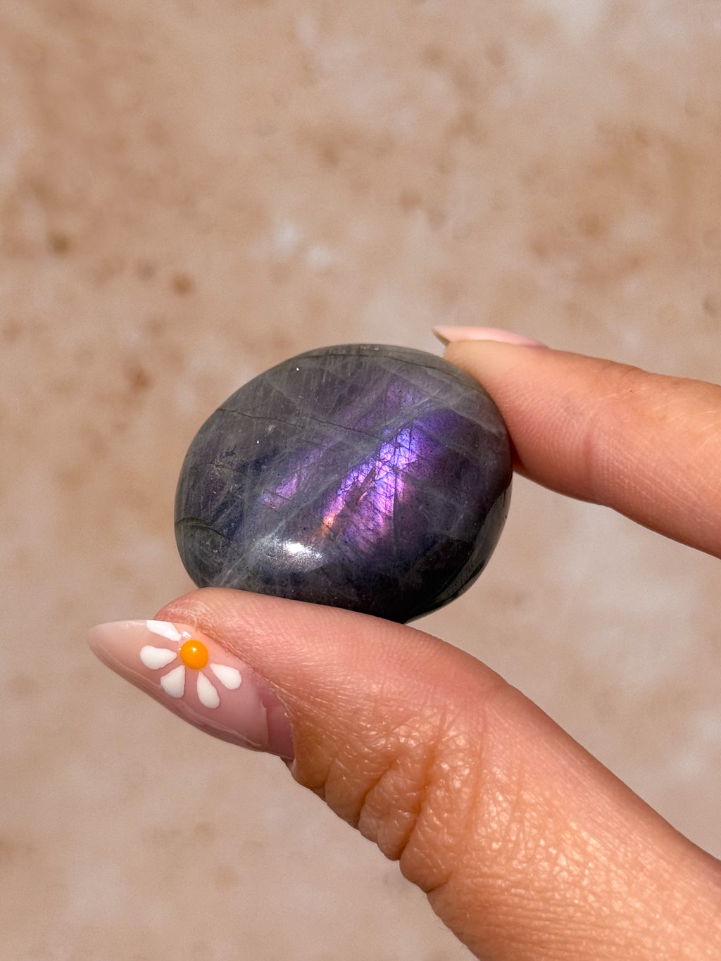 Labradorite Pebble F | Madagascar