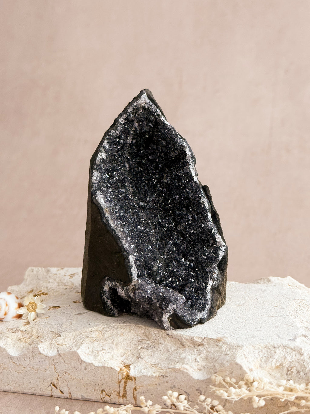 Black Amethyst Cut Base A | Uruguay