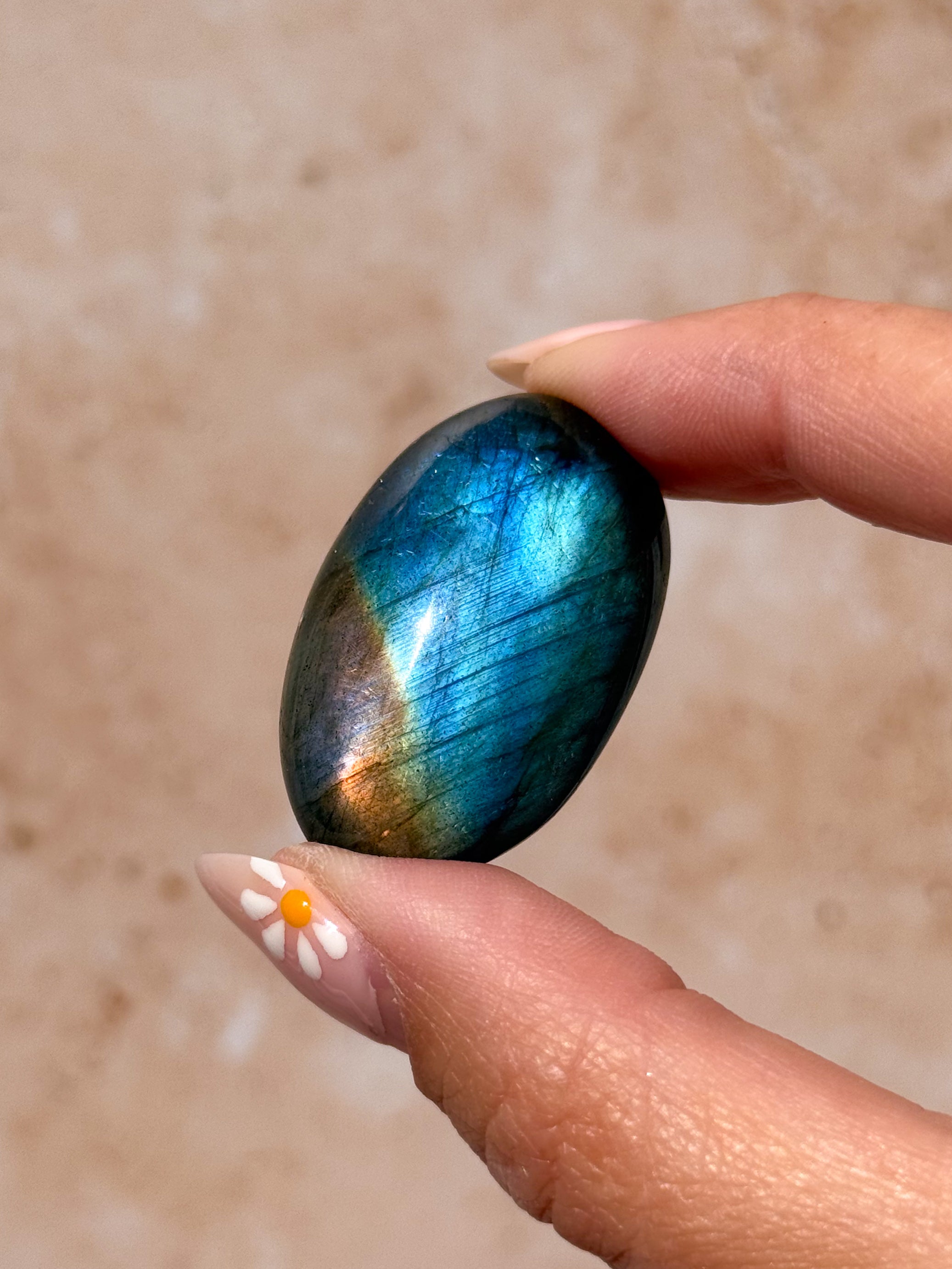 Labradorite Pebble C | Madagascar
