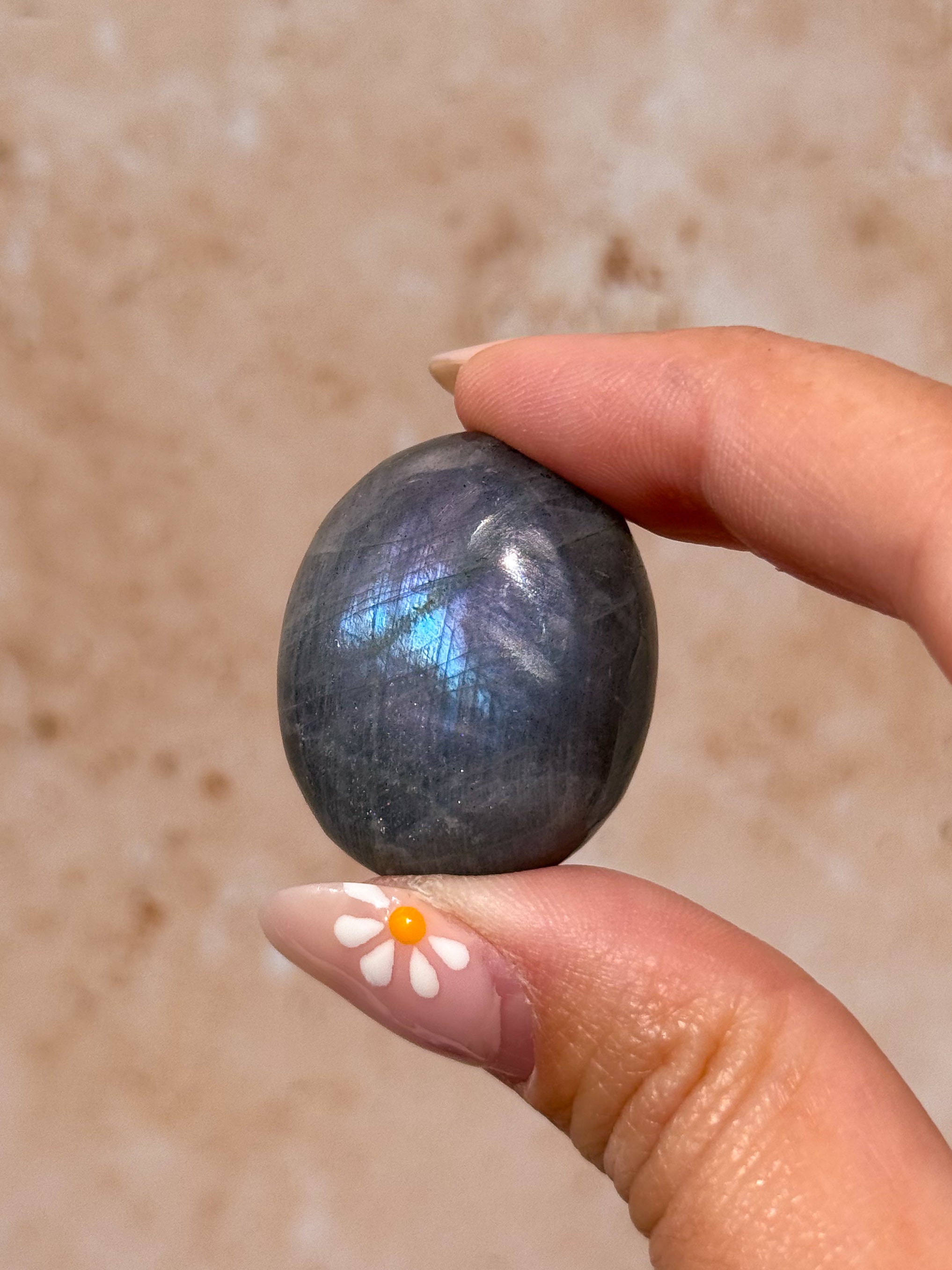 Labradorite Pebble E | Madagascar