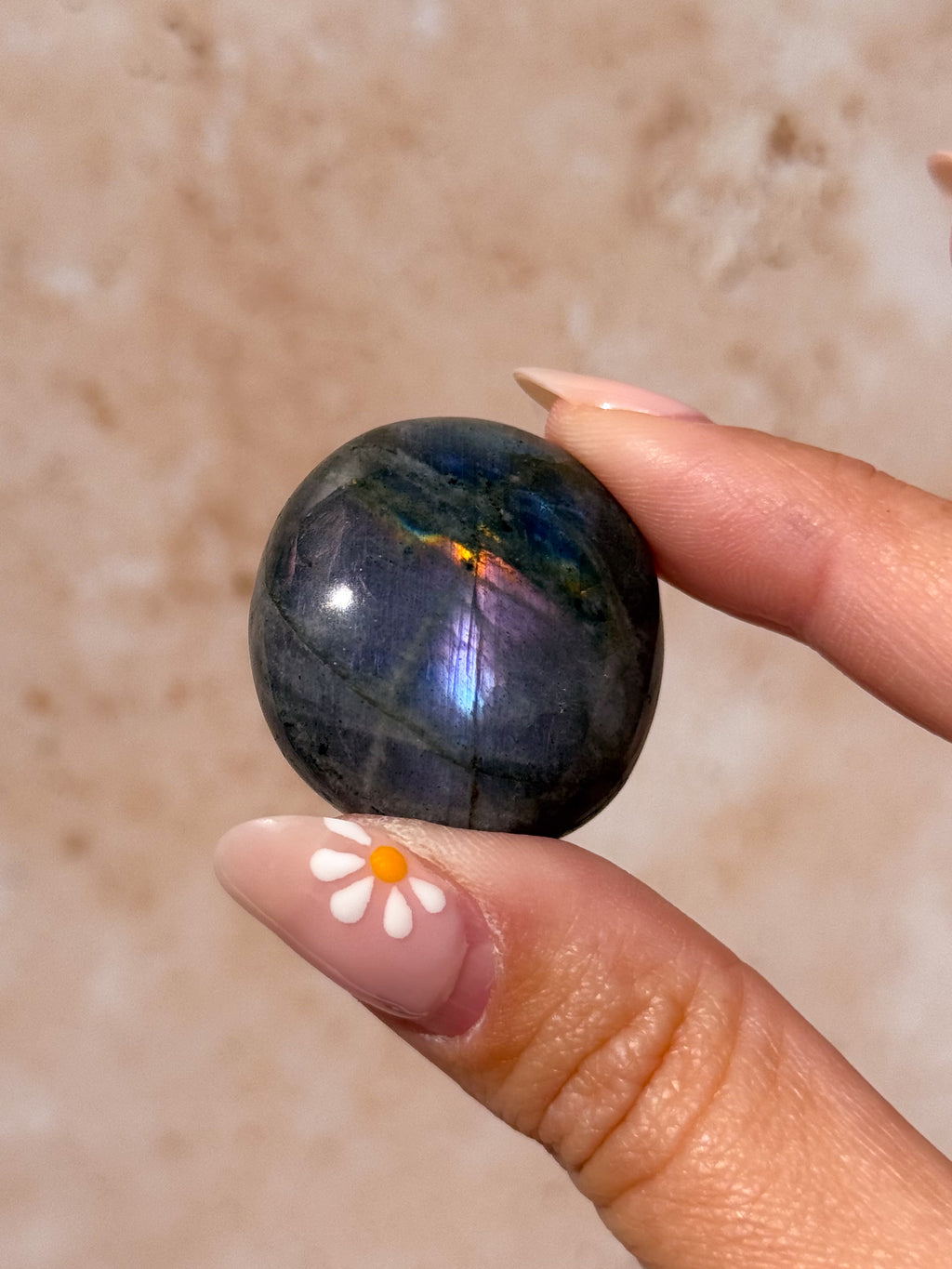 Labradorite Pebble G | Madagascar