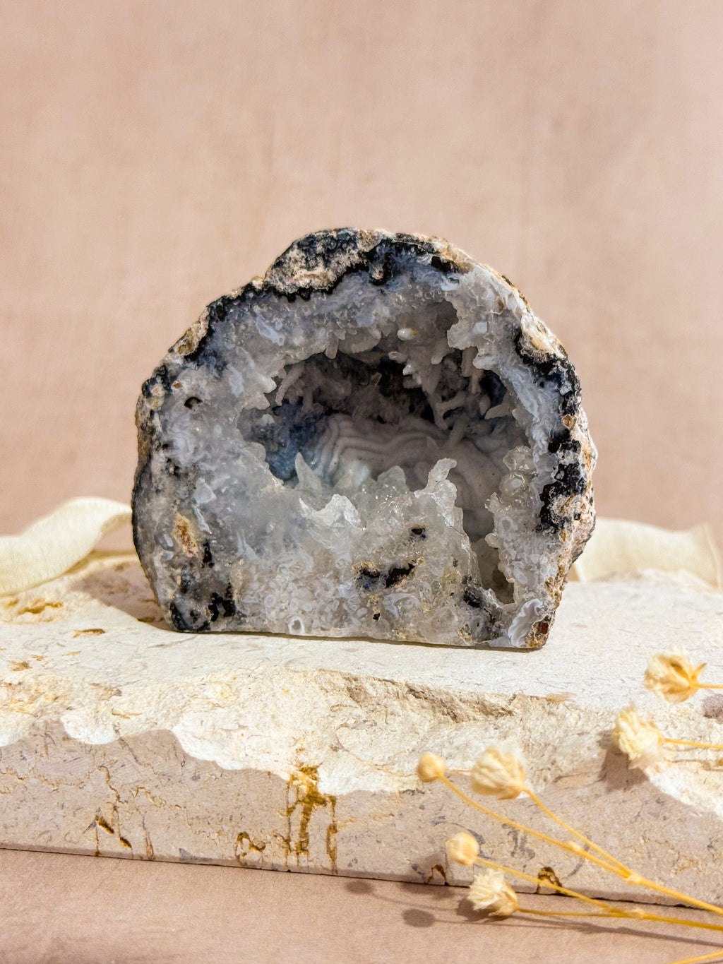 Chalcedony & Agate Cave | Trancas Geode B | Mexico