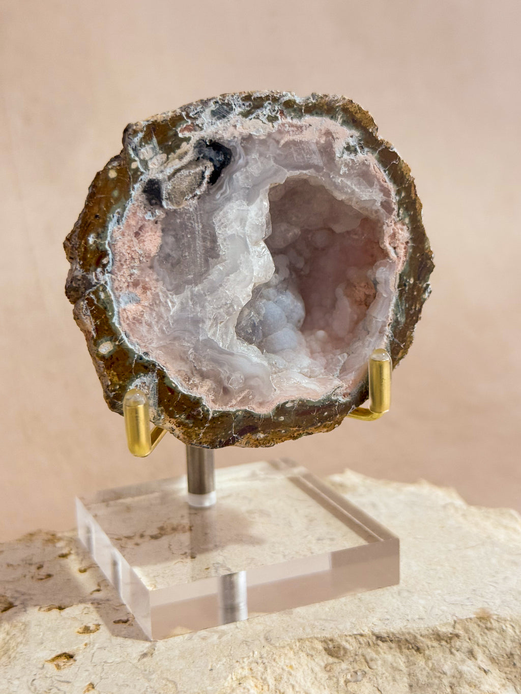 Chalcedony & Agate Cave | Trancas Geode C | Mexico