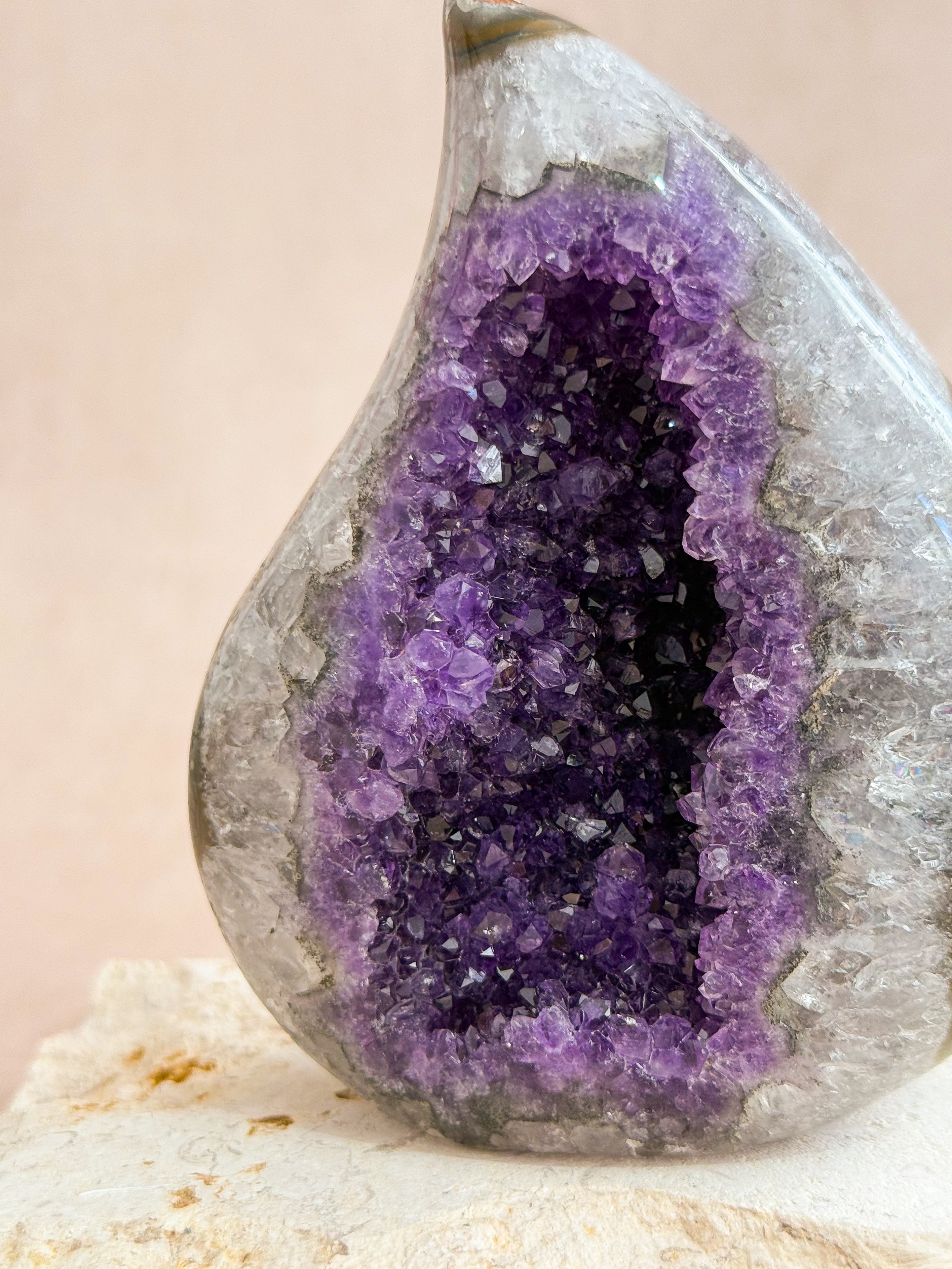 Amethyst Flame | Uruguay