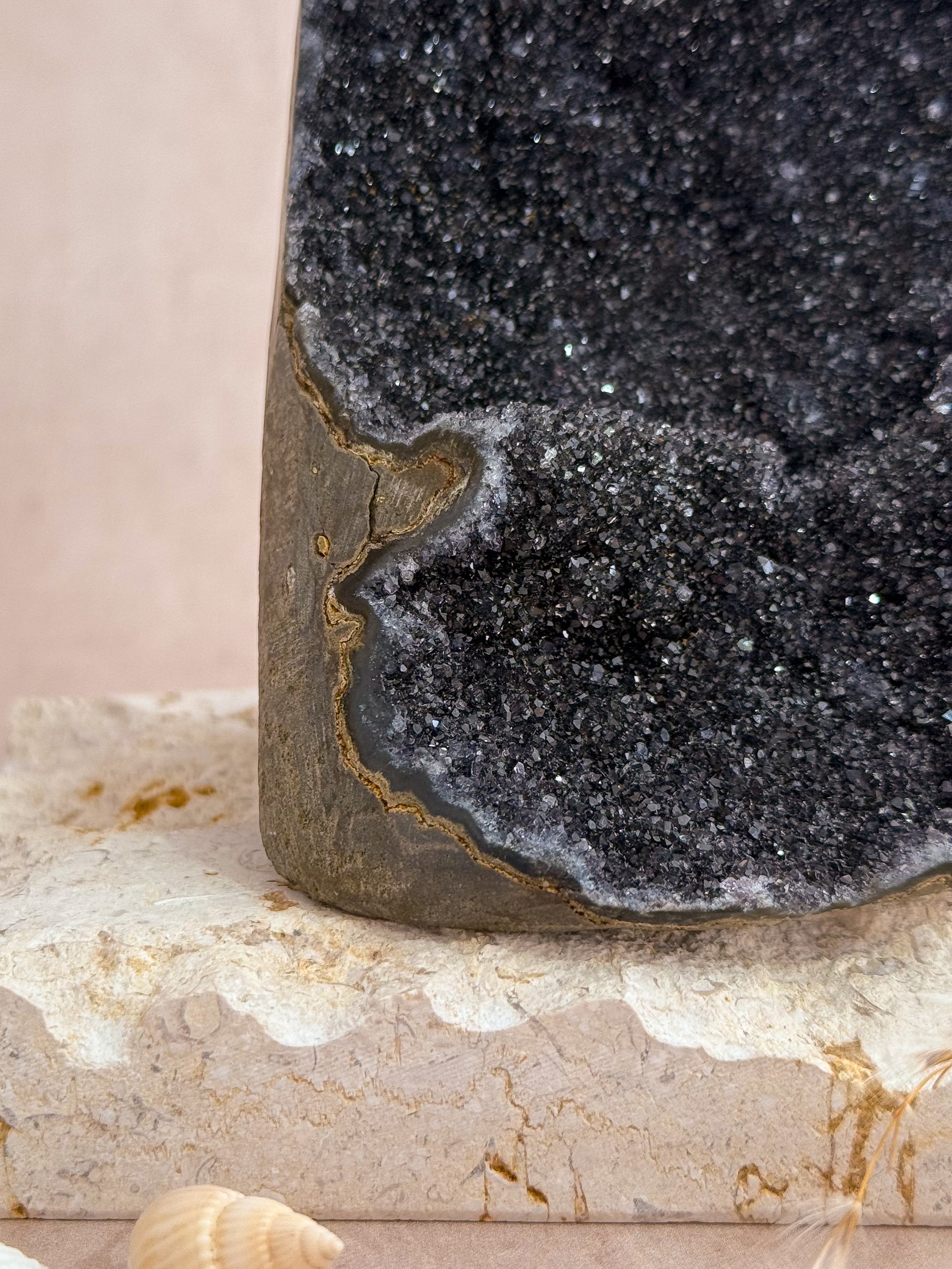 Black Amethyst Cut Base | Uruguay
