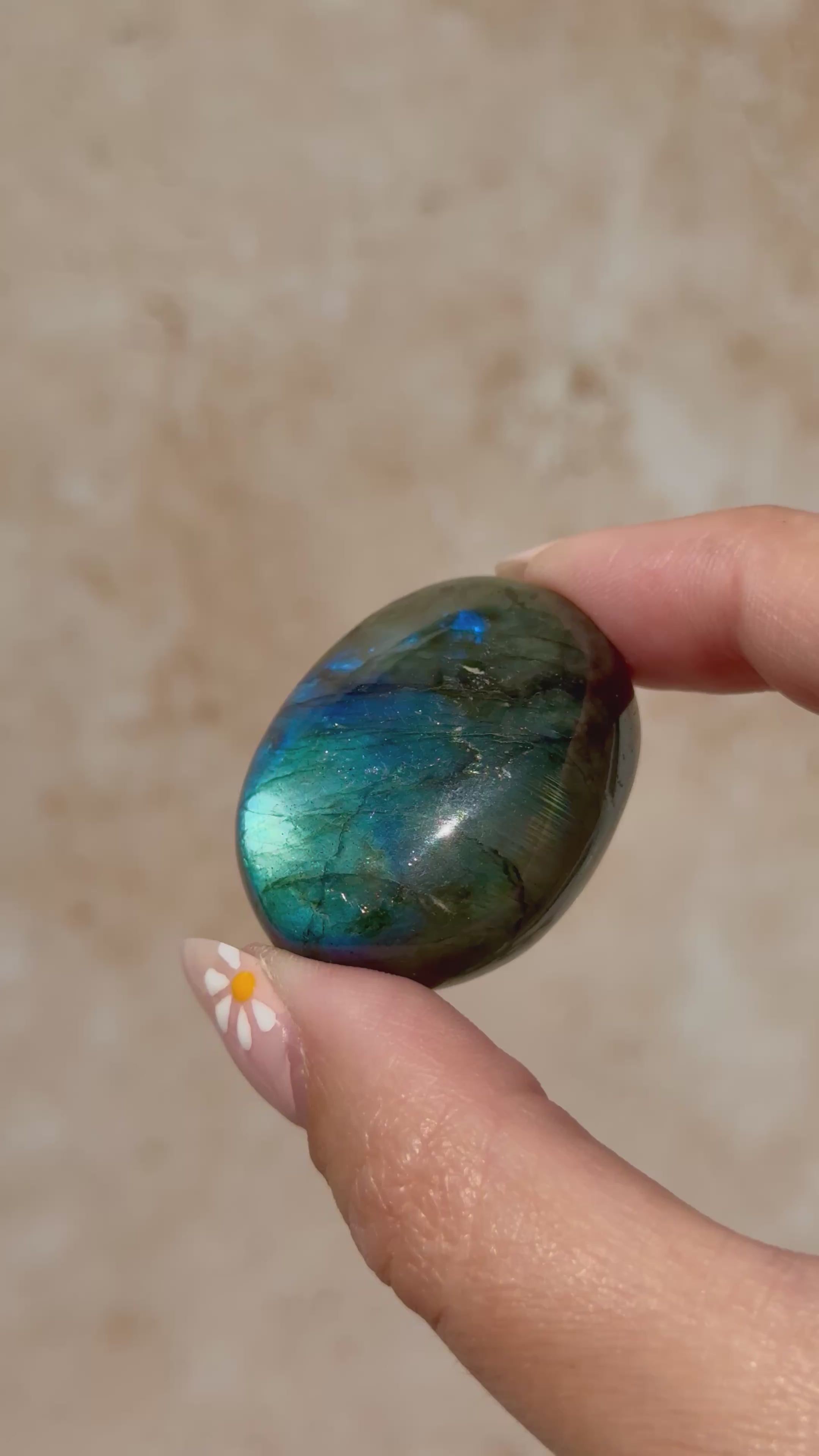Labradorite Pebble D | Madagascar