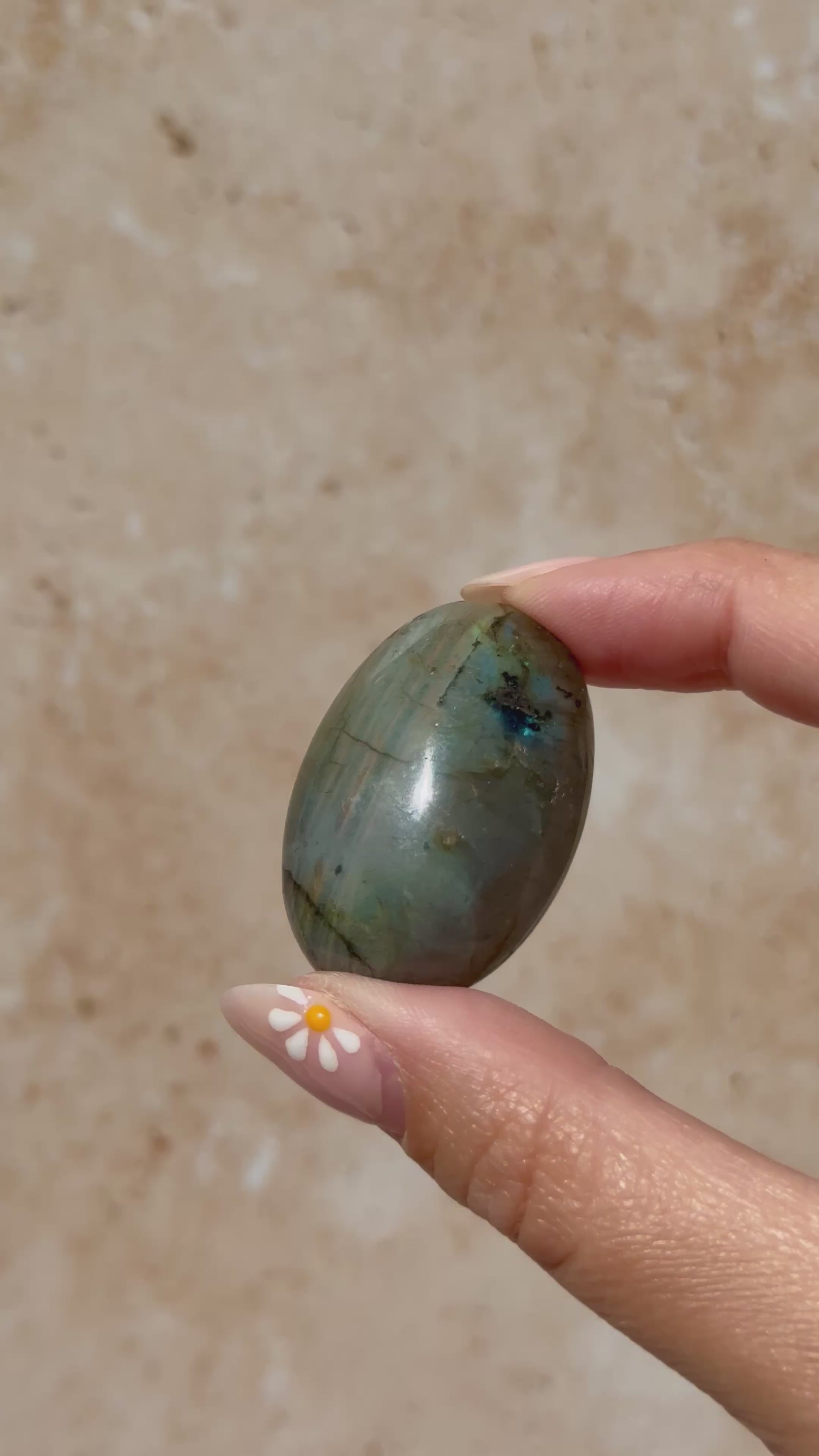 Labradorite Pebble C | Madagascar