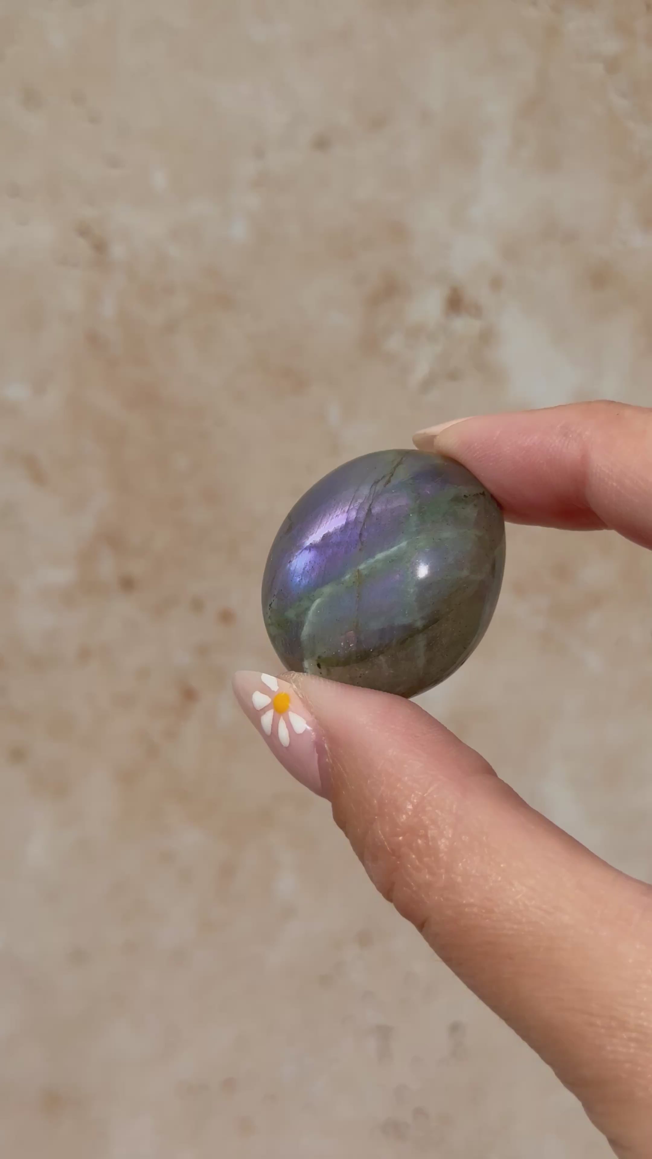 Labradorite Pebble G | Madagascar