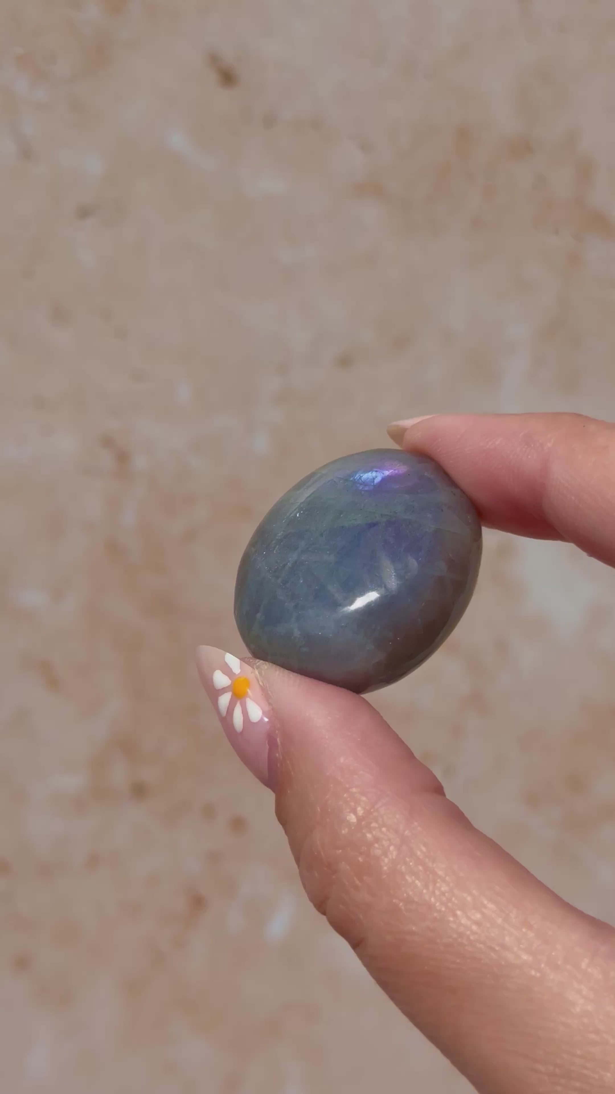 Labradorite Pebble E | Madagascar